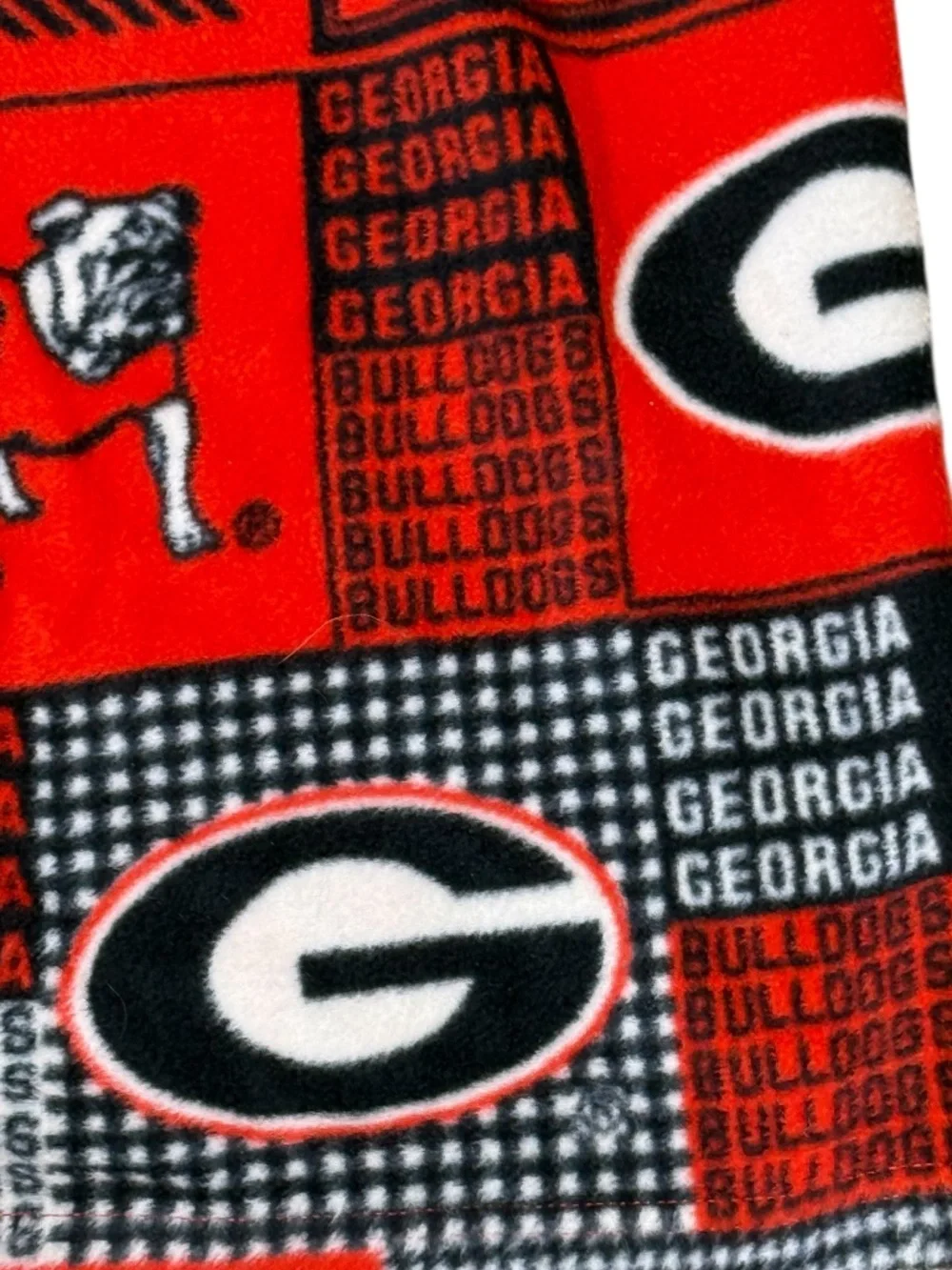 University of Georgia UGA DAWGS Bulldogs Red Team Logo Snuggie Wearable Blanket